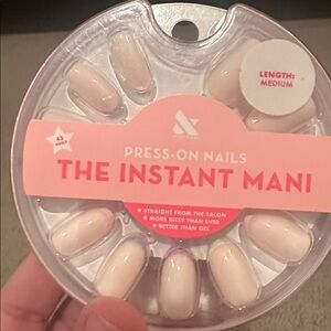 Olive & June Medium Pastel French Press-On Nails